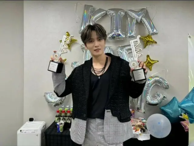 J-JUN คว้ารางวัลที่ 2 ในงาน ``2024 THE FACT MUSIC AWARDS''... ``เรียนรู้ ฝึกฝน และเติบโตด้วยทัศนคติที่ถ่อมตนเพื่อเป็นศิลปินที่มีสุขภาพดี''