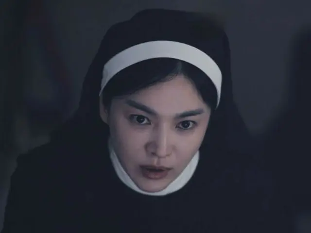 ภาพนิ่งของภาพยนตร์เรื่อง "Black Nuns" นำแสดงโดย ซงฮเยคโย เปิดตัวแล้ว...เสน่ห์ระเบิด