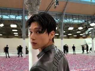 ATEEZ's Wooyong ปรากฏตัวในงาน Paris Fashion Week... "ซิกแพ็กสุดเซ็กซี่ในแจ็คเก็ตหนังพร้อมผิวเปลือย"