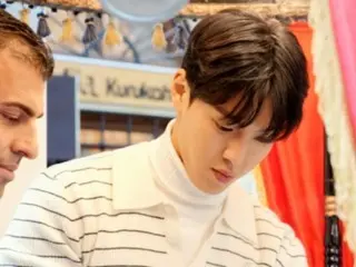 ชยอนู วง MONSTA X แปลงร่างเป็นบาริสต้าในร้านสะดวกซื้อตุรกี