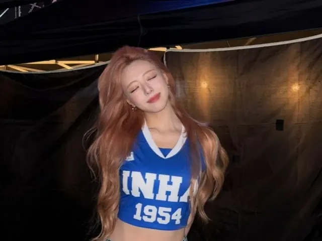 ยูนา ITZY อวดหุ่นยีนส์สุดเท่ที่งานเทศกาลมหาวิทยาลัย... หุ่นอุ้งเชิงกรานของเธอสวยที่สุด