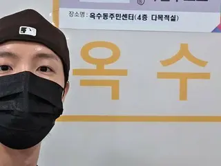 J-HOPE วง BTS เผยแพร่ภาพหลักฐานการลงคะแนนเสียงล่วงหน้าในการเลือกตั้งประธานาธิบดีเกาหลีใต้