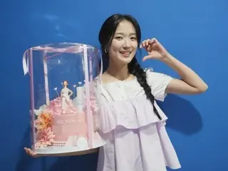 แก้มน่ารักของคิมฮเยยุนทำเอาหัวใจเต้นแรง...ลุคนางฟ้าแสนสดชื่น