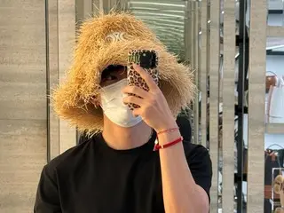 หมวกฟางอันเป็นเอกลักษณ์ของ "BTS" V จริงๆ แล้วคือ Celine 555