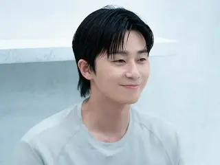 พัคซอจุน เผยภาพเบื้องหลังการถ่ายทำโฆษณา เน้นรอยยิ้มสดชื่น...