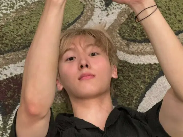 ยุน ซานฮา แห่ง ASTRO เผยชีวิตประจำวันอันแสนสดใสของเขา...แม้แต่เซลฟี่ตอนนอนก็ยังเท่