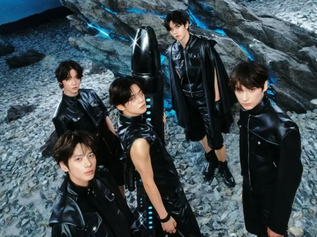 "TOMORROW X TOGETHER" ปล่อยตัวอย่างท่าเต้นบางส่วนสำหรับเพลงใหม่ของพวกเขา... "เศร้าแต่เข้มข้น"