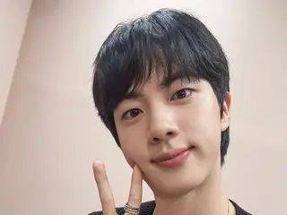 "BTS" จิน ยิ้มหวาน... "ฉันจะสนุกกับเมนูศิลปะจานนี้"