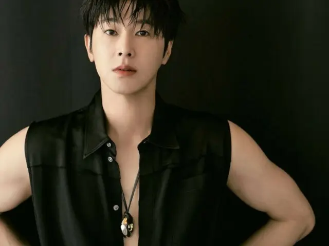 "TVXQ" ยุนโฮ (U-KNOW) ได้รับความสนใจจากแขนอันสวยงามของเขา...ภาพลักษณ์ที่นำมาซึ่งความสุข