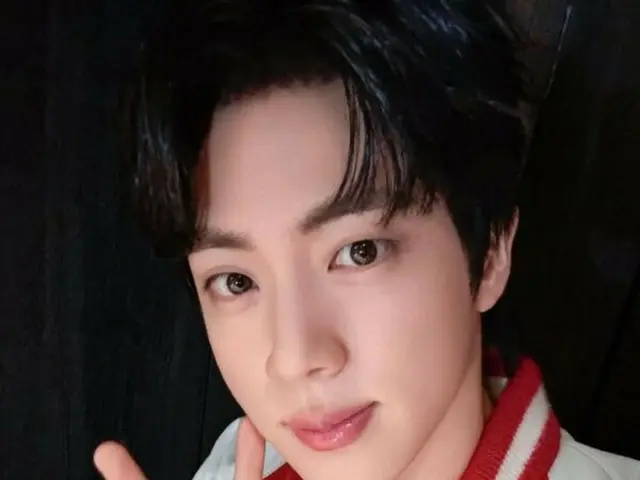 จิน BTS โชว์การแสดงสุดสดชื่นจากลอนดอน! "พลังของอาร์มี่ไหลทะลักออกมาบนเวที"