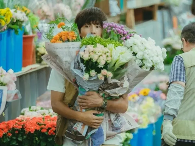 นักแสดงหนุ่มซงจุงกิ ปล่อยภาพนิ่งจากละครเรื่องใหม่ของเขา “My Youth”... ภาพที่ทำให้หวนนึกถึงรักแรกพบ