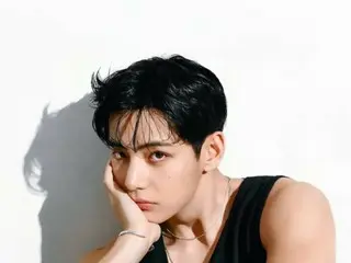 วี วง BTS โชว์เสน่ห์ความเรียบง่าย สะอาดตา และเซ็กซี่... เผยภาพเบื้องหลังการถ่ายทำโฆษณา (มีวิดีโอ)