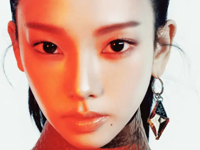 "aespa" Karina อวดโฉมบนปกนิตยสารแฟชั่น... สวมชุด Prada อวดโฉม "AI beauty"
