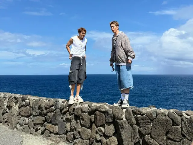 มินกยูแห่งวง SEVENTEEN เผยภาพเบื้องหลังการถ่ายทำยูนิตของเขากับ S.COUPS ในฮาวาย