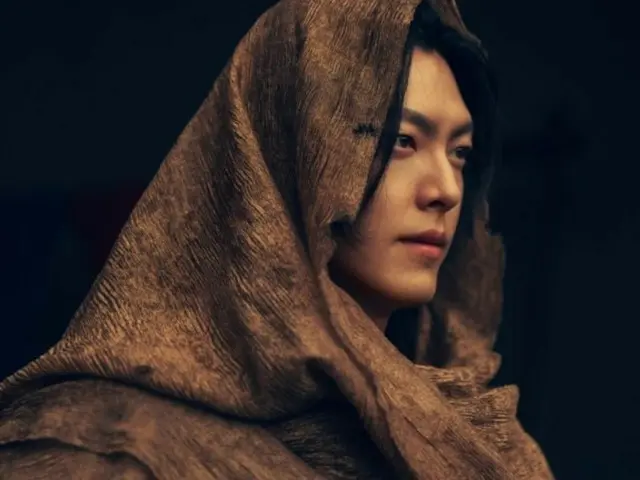 แม้ว่าจะได้รับคำวิจารณ์ทั้งดีและไม่ดี แต่ "Magic Lamp" ของ Kim WooBin และ Suzy ก็สามารถขึ้นถึงอันดับ 1 ใน 10 ประเทศ