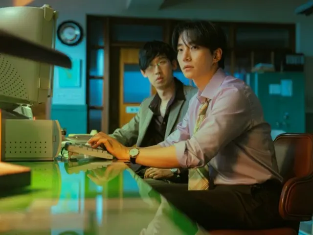 ผู้เขียนบทภาพยนตร์เรื่อง "Taepung Corporation" ชื่นชม จุนโฮ (2PM) อย่างมาก โดยกล่าวว่า "จุนโฮ (2PM) เก่งมาก" ... ทำไมน่ะเหรอ?