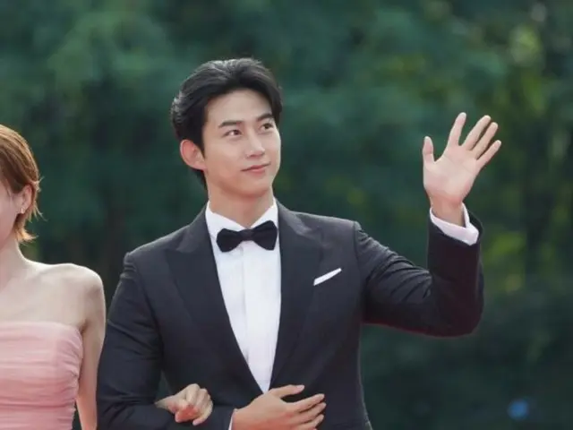 ทาคยอน 2PM สร้างความประทับใจในฐานะพิธีกรในงาน Seoul Drama Awards 2025... เจ้าชายอ๊กผู้เปล่งประกาย