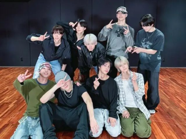 "&TEAM" เต็มไปด้วยเคมีที่ทั้งตลกและน่ารัก...