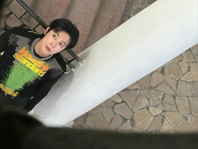 ยุนโฮ (U-KNOW) แห่ง TVXQ เผยภาพเบื้องหลังเพลงใหม่ "Stretch"... กลับมามีเสน่ห์อีกครั้ง