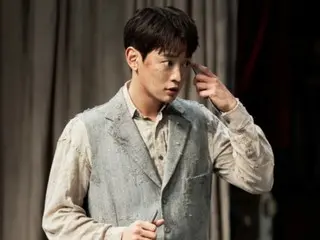 มินโฮ SHINee วันนี้ (14 ก.พ.) ในการแสดงรอบสุดท้ายของละครเวทีเรื่อง "Waiting for Godot"... "มันเป็นผลงานที่ตั้งคำถามถึงความหมายของการรอคอย"