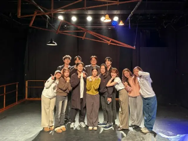 คิมอูซอก ดาราจากซีรีส์ "FANTASY BOYS" ประเดิมงานแสดงครั้งแรกในละครเรื่อง "Romance is a Mirage"... "เป็นเกียรติอย่างยิ่งที่ได้ร่วมงานกับเขา"