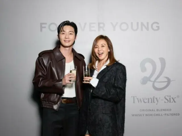 ชิโฮะ เผยภาพตัวเองกับพัคซอจุน...ชนแก้วกับวิสกี้