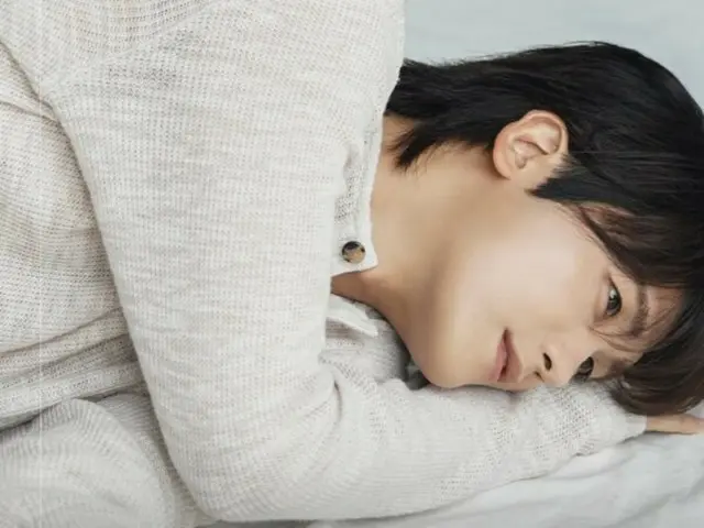 พัคฮยองชิก โชว์เสน่ห์สุดชิคในลุคขาวดำ... เบื้องหลังฉากก็เหมือน A-cuts