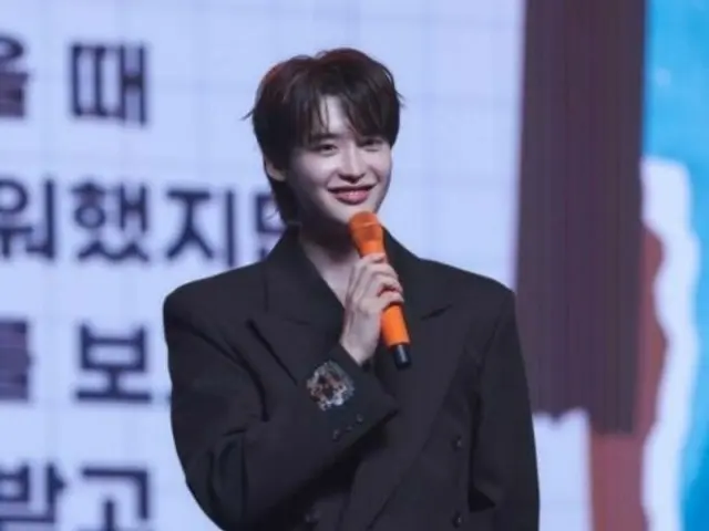 งานแฟนมีตติ้งของนักแสดงหนุ่มอีจองซอกในฟิลิปปินส์ถูกยกเลิกเนื่องจากเหตุการณ์ไม่คาดฝัน (อ่านบทความเต็ม)