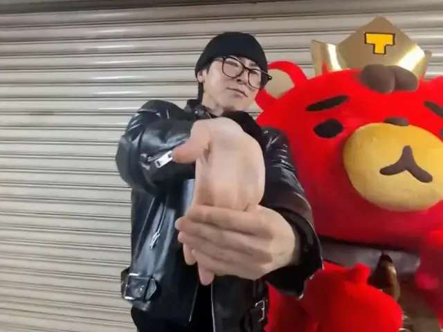 "TVXQ" ยุนโฮ (U-KNOW) ปล่อยวิดีโอชาเลนจ์ "TB-chan Stretch" (มีวิดีโอรวมอยู่ด้วย)