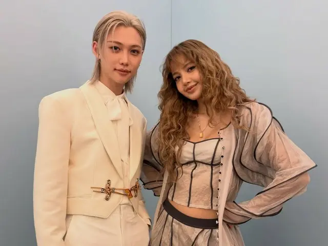 ลิซ่า BLACKPINK เผยแพร่ภาพถ่ายของเธอเองกับเฟลิกซ์ Stray Kids และนักแสดงกงยูที่งานอีเวนต์ของ Louis Vuitton