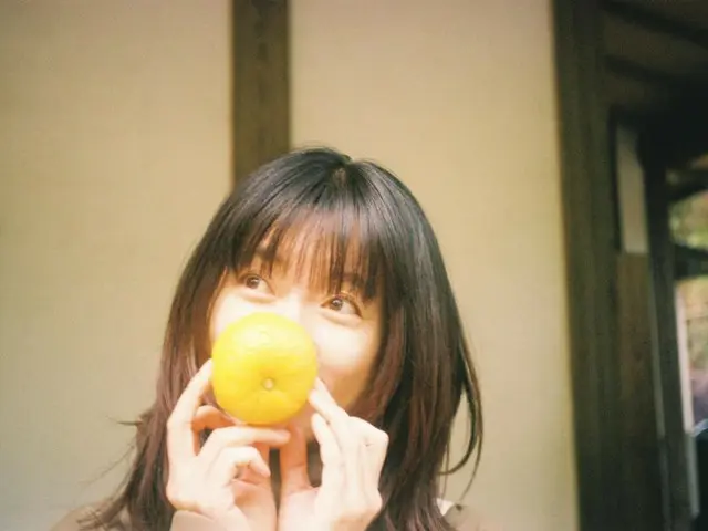 นักแสดงสาว ฮัน ฮโย จู ปล่อยโฟโต้บุ๊คภาพเบื้องหลังการถ่ายทำละครเรื่อง "Anonymous Lovers"... (โปรโมทเป็นภาษาญี่ปุ่น)