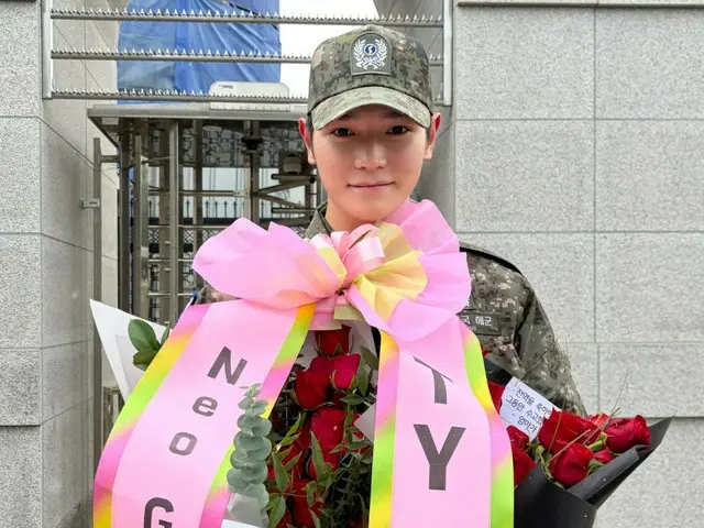 ภาพเบื้องหลังการ "ปลดประจำการ" สุดเท่ของแทยง NCT... จากการกอดพ่อแม่ สู่การโชว์หุ่นสุดเท่