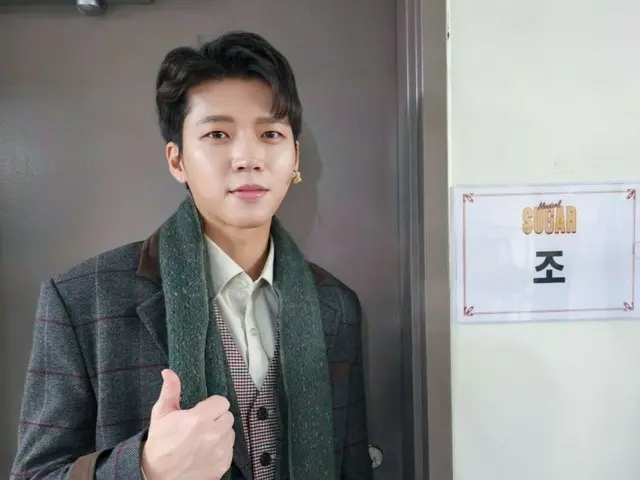 ละครเพลง "ชูการ์" ของนัม วูฮยอน เปิดตัวได้อย่างประสบความสำเร็จ... เขาโชว์ทักษะการแต่งกายข้ามเพศที่งดงามยิ่งกว่าผู้หญิงเสียอีก